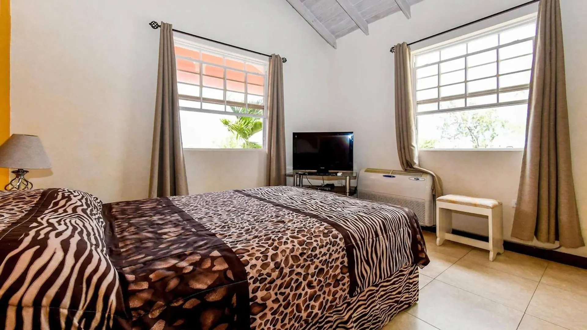 Providence Apt 2-Bedroom 1 크리스트 처치 아파트